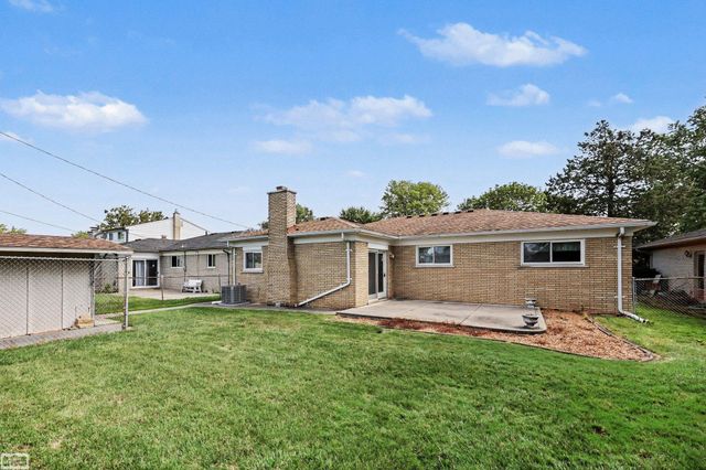 33725 Somerset Drive, Sterling Heights, MI 48312