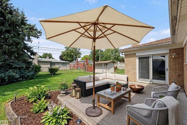 33725 Somerset Drive, Sterling Heights, MI 48312