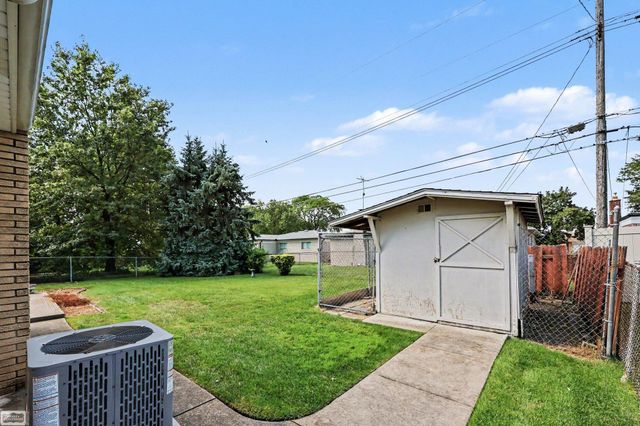 33725 Somerset Drive, Sterling Heights, MI 48312
