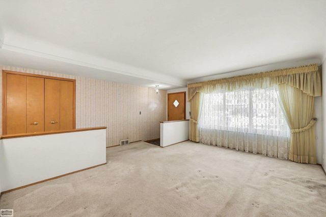 33725 Somerset Drive, Sterling Heights, MI 48312