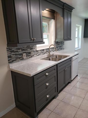 1129 E Rutgers Lane, Deer Park, TX 77536
