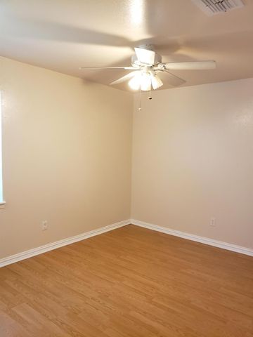 1129 E Rutgers Lane, Deer Park, TX 77536