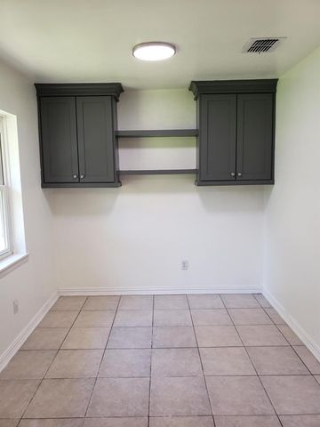 1129 E Rutgers Lane, Deer Park, TX 77536