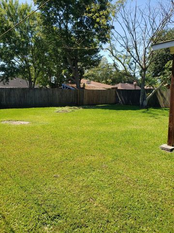 1129 E Rutgers Lane, Deer Park, TX 77536