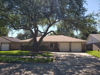 1129 E Rutgers Lane, Deer Park, TX 77536