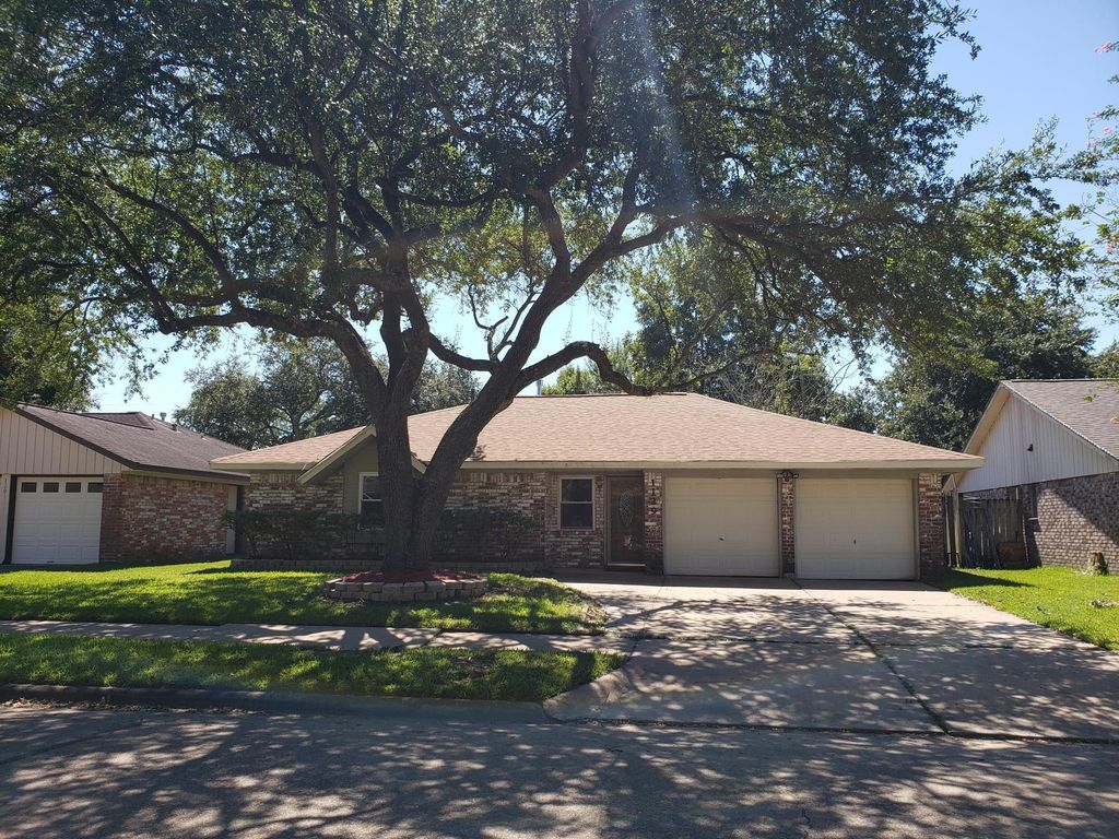 1129 E Rutgers Lane, Deer Park, TX 77536