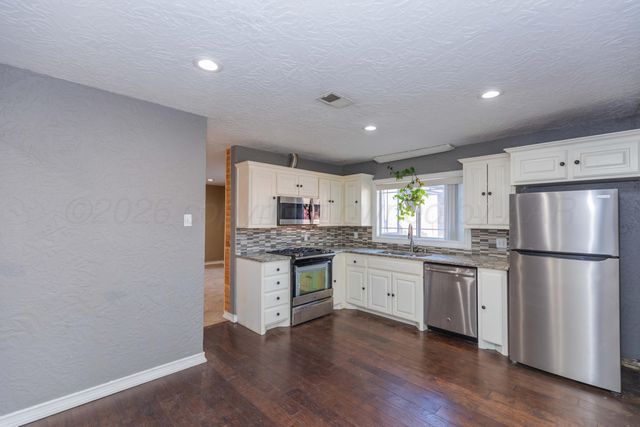 2300 PITTSBURG Street, Amarillo, TX 79103