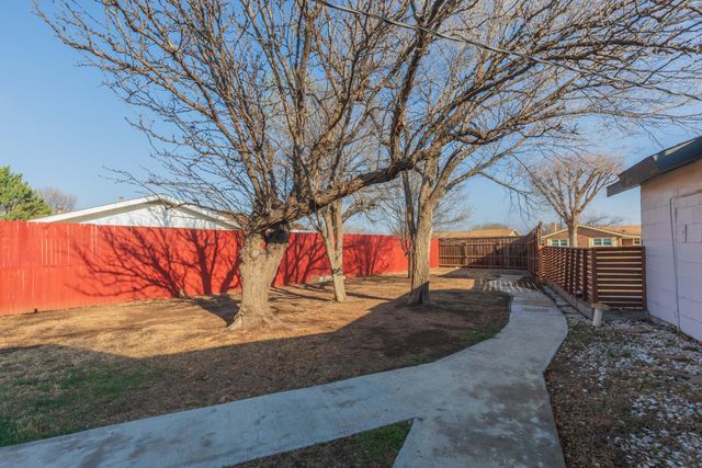 2300 PITTSBURG Street, Amarillo, TX 79103