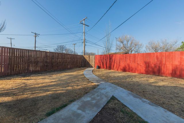 2300 PITTSBURG Street, Amarillo, TX 79103