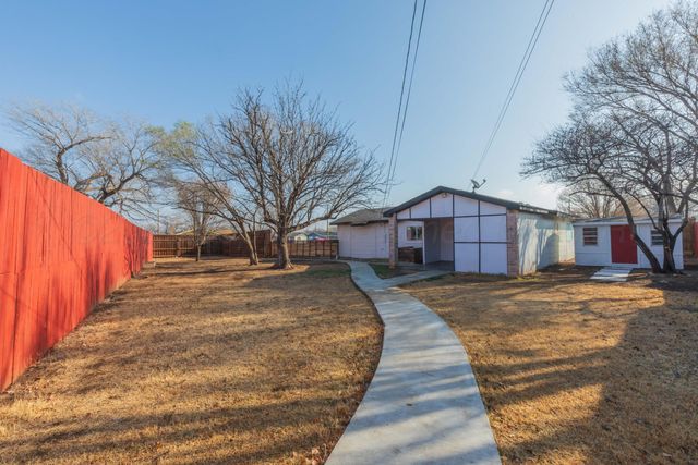 2300 PITTSBURG Street, Amarillo, TX 79103
