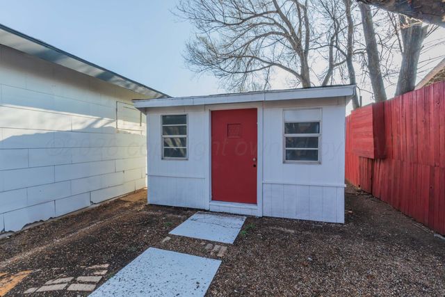 2300 PITTSBURG Street, Amarillo, TX 79103