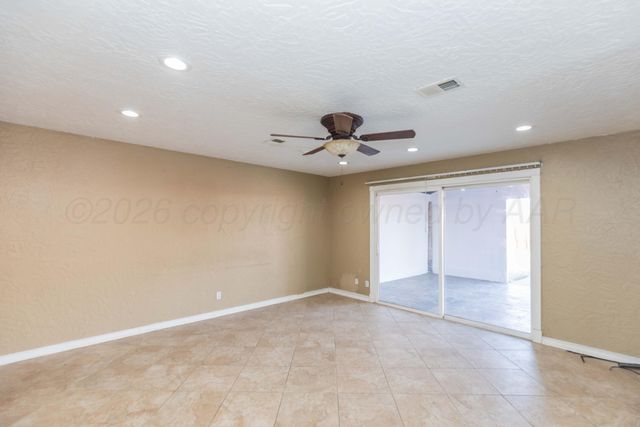 2300 PITTSBURG Street, Amarillo, TX 79103