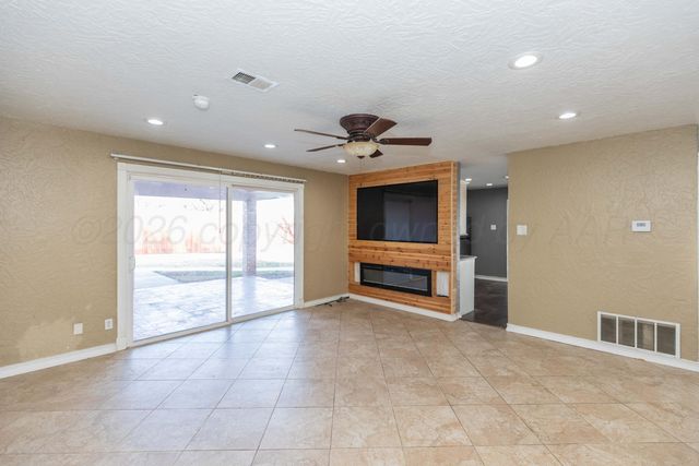 2300 PITTSBURG Street, Amarillo, TX 79103