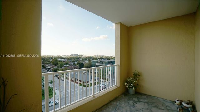117 NW 42nd Ave 708, Miami, FL 33126