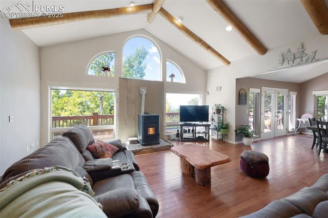 516 Saguache Drive, Florissant, CO 80816