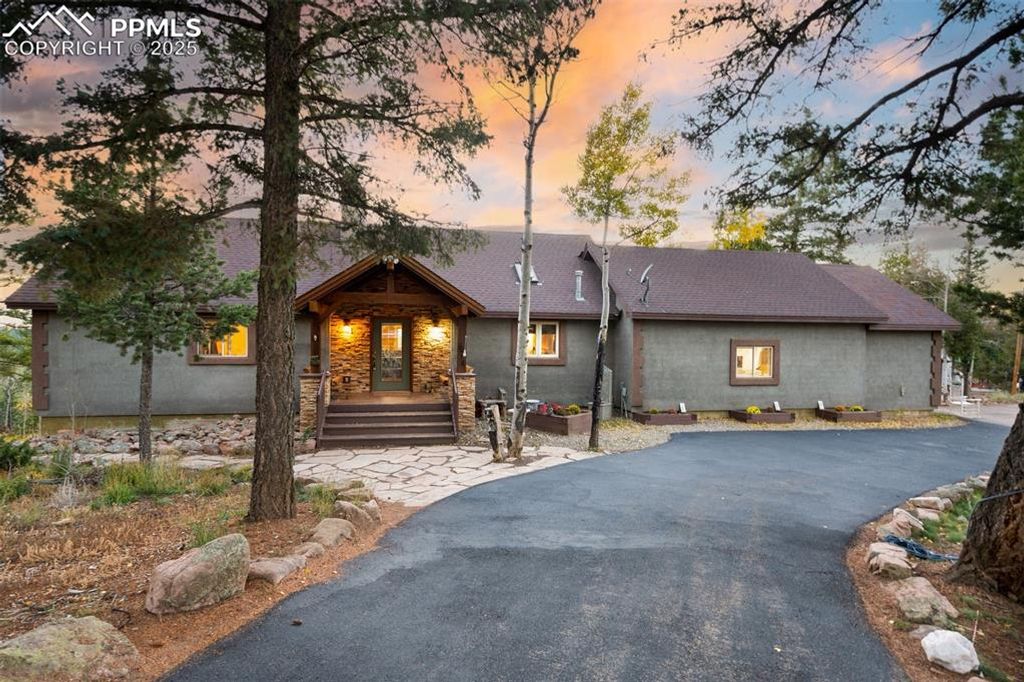 516 Saguache Drive, Florissant, CO 80816