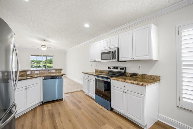 966 E 13th Square, Vero Beach, FL 32960