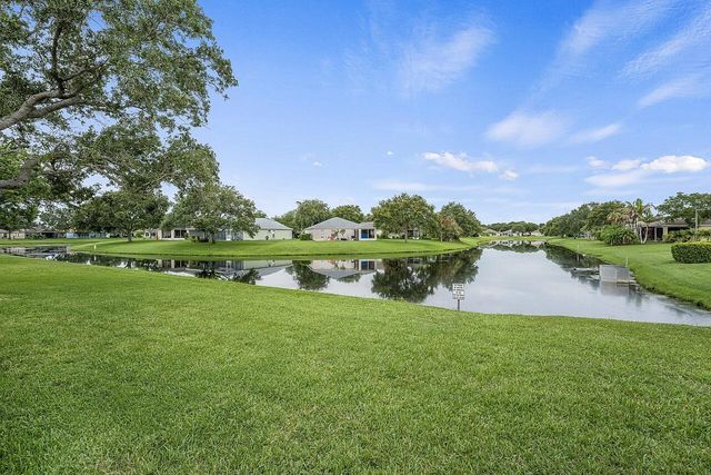 966 E 13th Square, Vero Beach, FL 32960