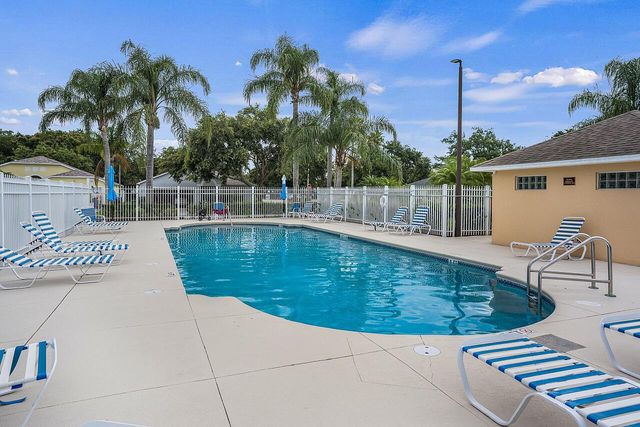 966 E 13th Square, Vero Beach, FL 32960