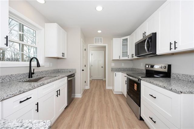 4185 Watts Street, Tobaccoville, NC 27050