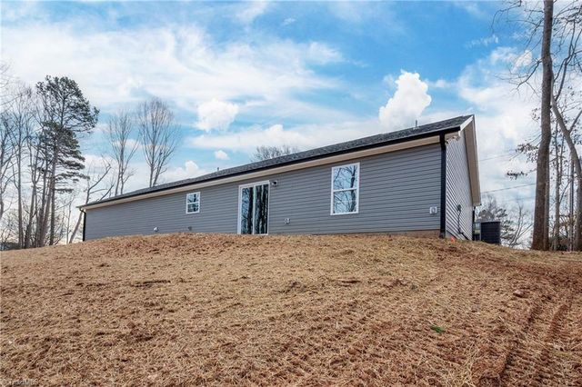 4185 Watts Street, Tobaccoville, NC 27050