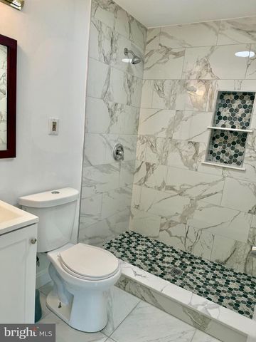 9759 LAKE SHORE DR, Montgomery Village, MD 20886