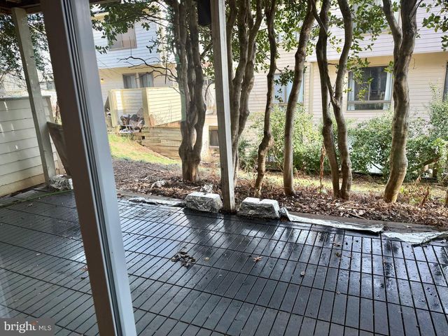 9759 LAKE SHORE DR, Montgomery Village, MD 20886