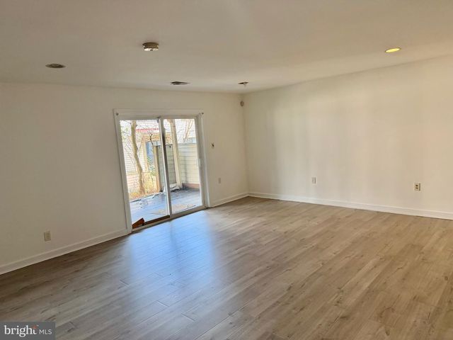 9759 LAKE SHORE DR, Montgomery Village, MD 20886