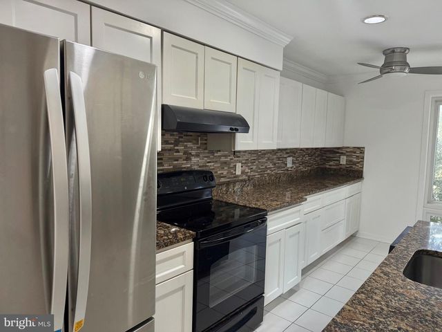 9759 LAKE SHORE DR, Montgomery Village, MD 20886