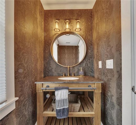 918 Pine Circle, Woodstock, GA 30189