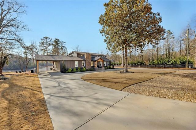 918 Pine Circle, Woodstock, GA 30189