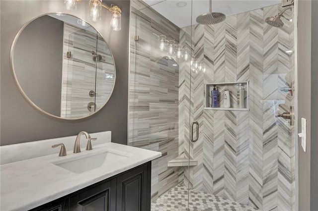 918 Pine Circle, Woodstock, GA 30189