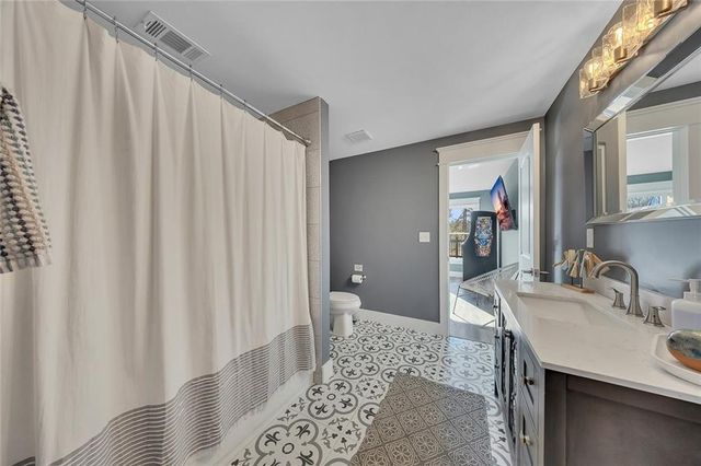 918 Pine Circle, Woodstock, GA 30189