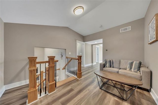 918 Pine Circle, Woodstock, GA 30189