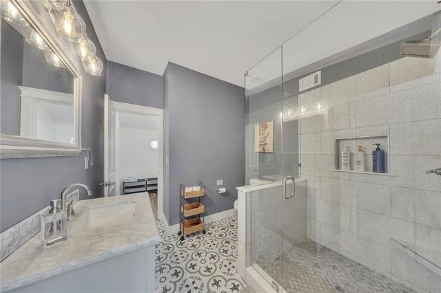 918 Pine Circle, Woodstock, GA 30189