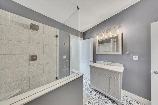 918 Pine Circle, Woodstock, GA 30189