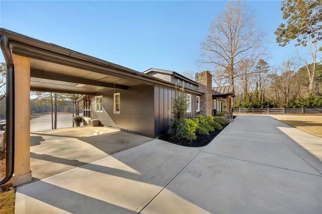 918 Pine Circle, Woodstock, GA 30189