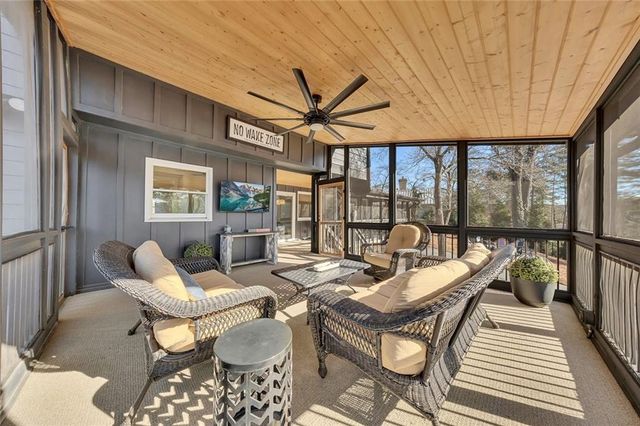 918 Pine Circle, Woodstock, GA 30189