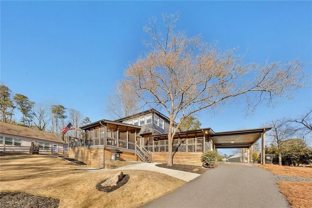 918 Pine Circle, Woodstock, GA 30189