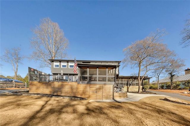 918 Pine Circle, Woodstock, GA 30189