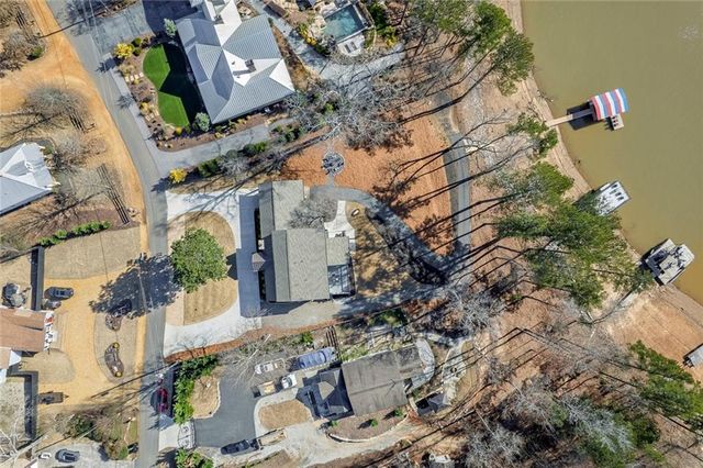 918 Pine Circle, Woodstock, GA 30189