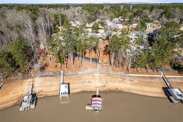 918 Pine Circle, Woodstock, GA 30189