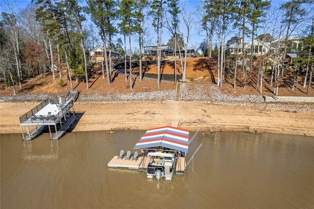 918 Pine Circle, Woodstock, GA 30189