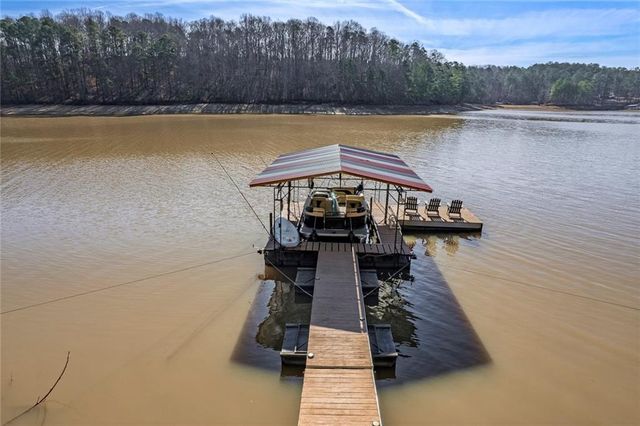 918 Pine Circle, Woodstock, GA 30189