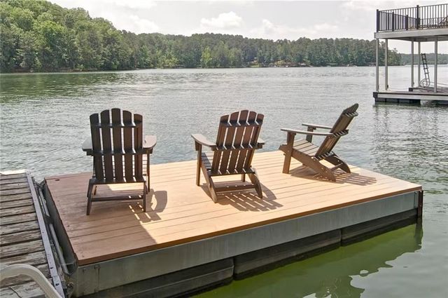 918 Pine Circle, Woodstock, GA 30189