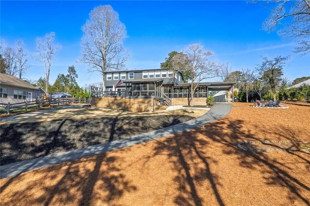 918 Pine Circle, Woodstock, GA 30189