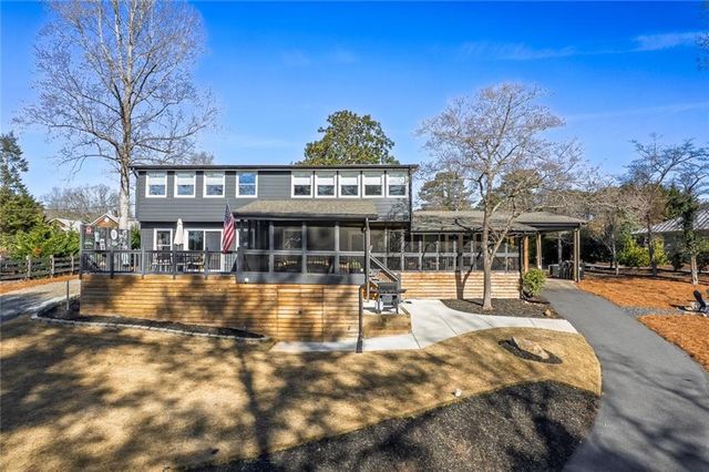 918 Pine Circle, Woodstock, GA 30189