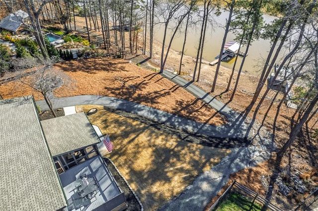 918 Pine Circle, Woodstock, GA 30189