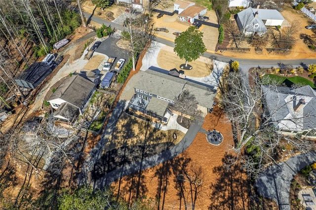 918 Pine Circle, Woodstock, GA 30189