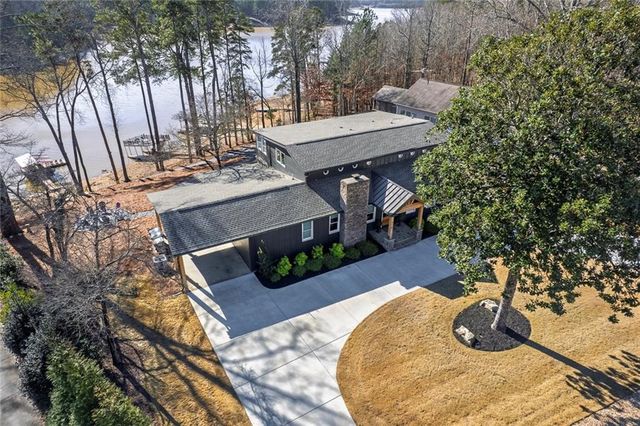 918 Pine Circle, Woodstock, GA 30189